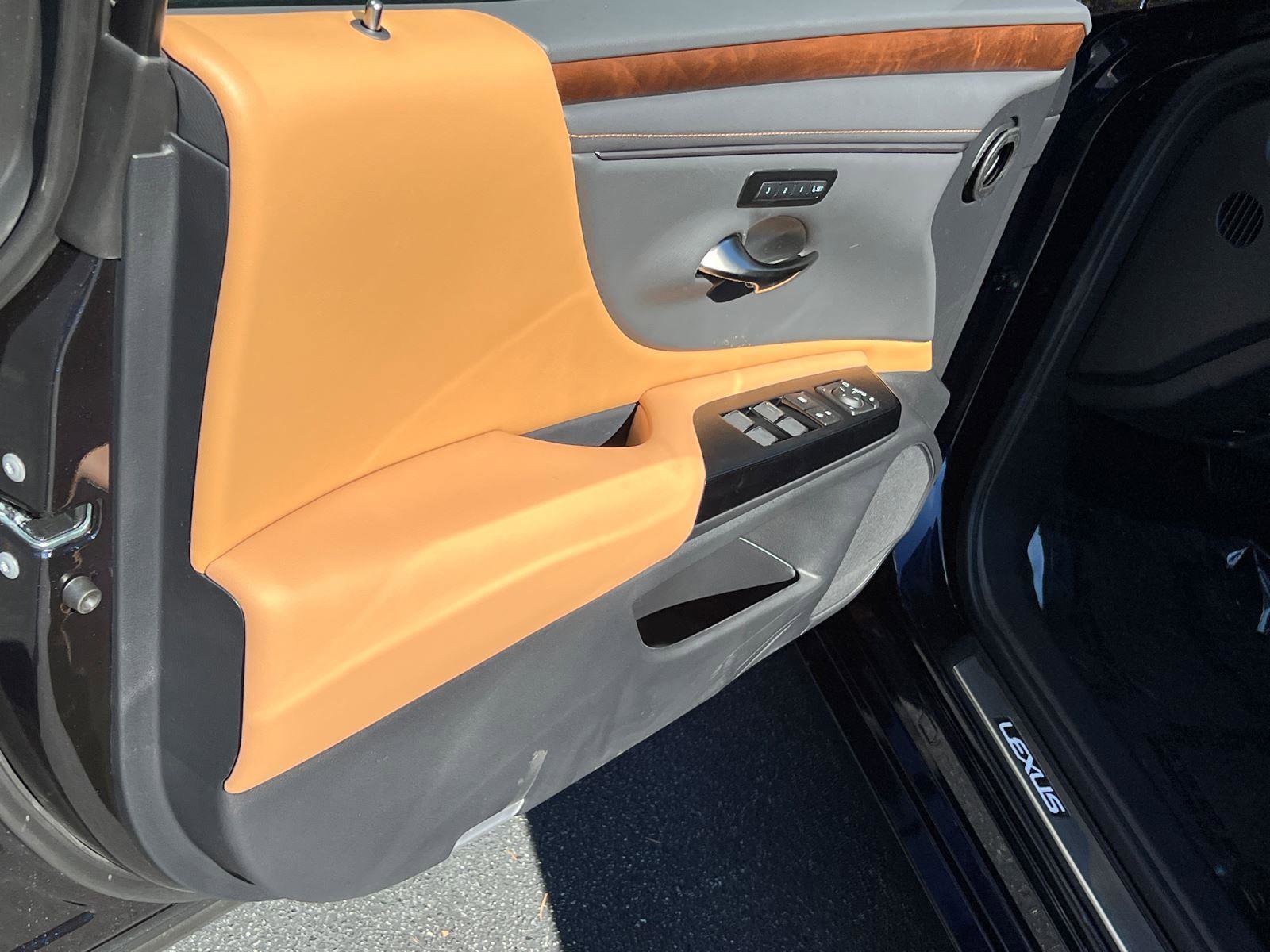 New 2025 Lexus ES 350 w/ Premium Package image 11