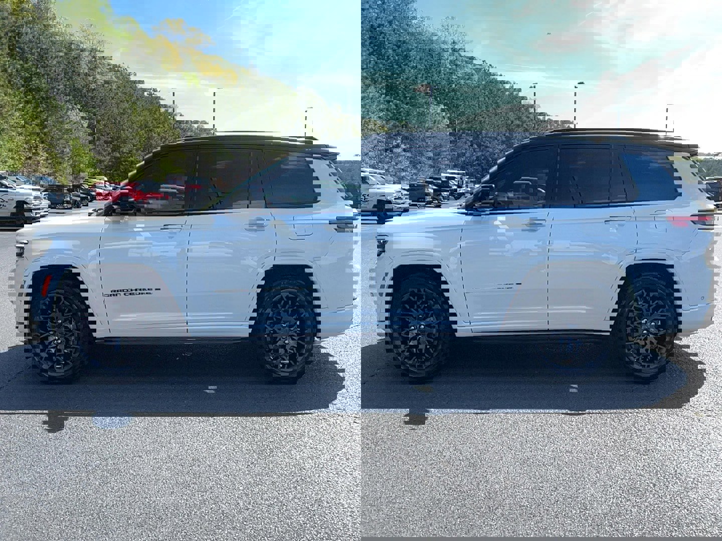 Used 2023 Jeep Grand Cherokee L Summit image 8