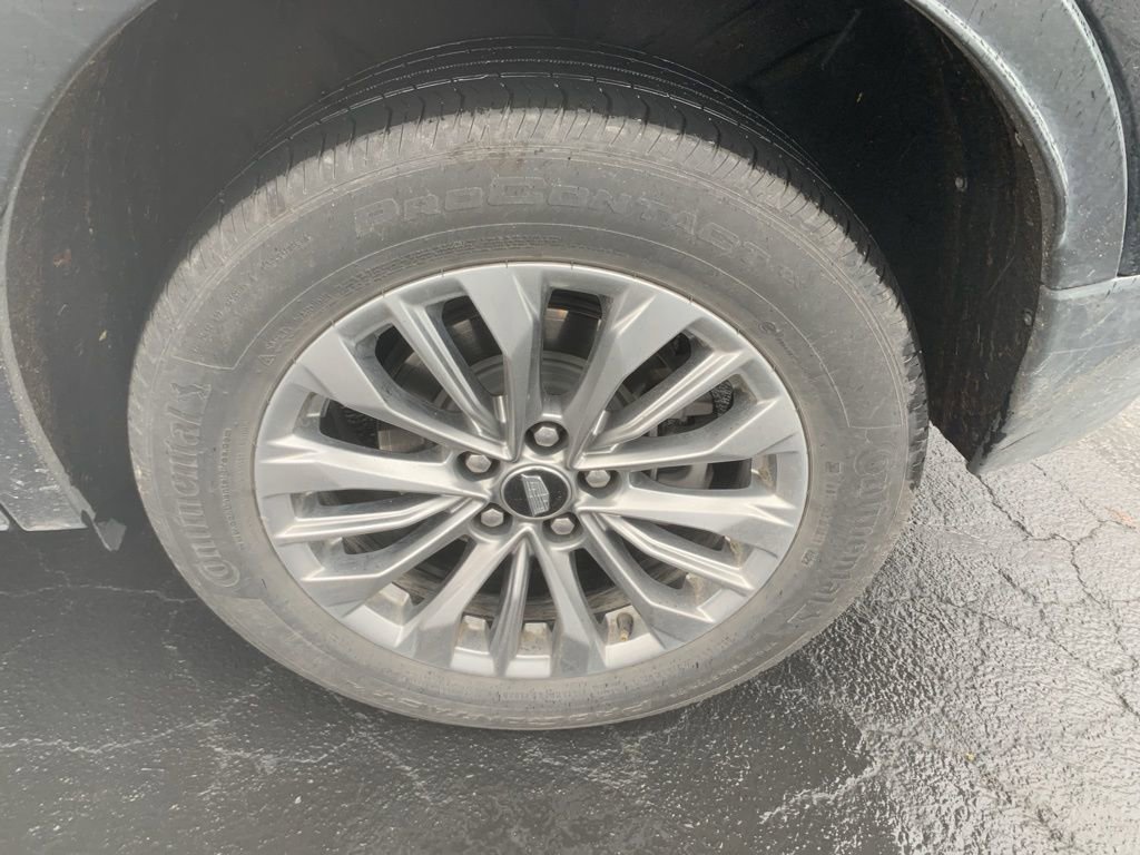 Used 2024 Cadillac XT4 Premium Luxury image 11