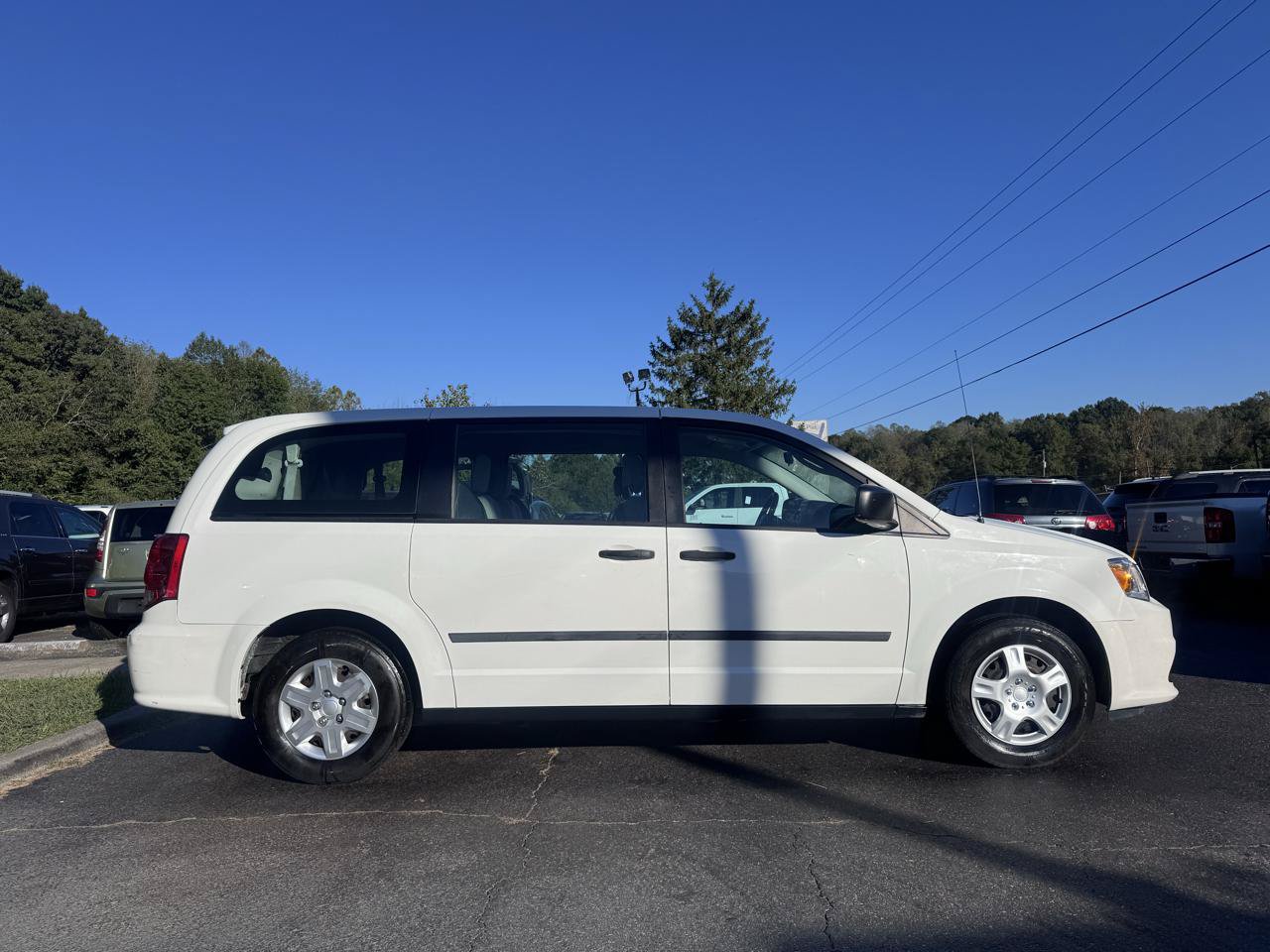 Used 2012 Dodge Grand Caravan American Value Package FWD image 4