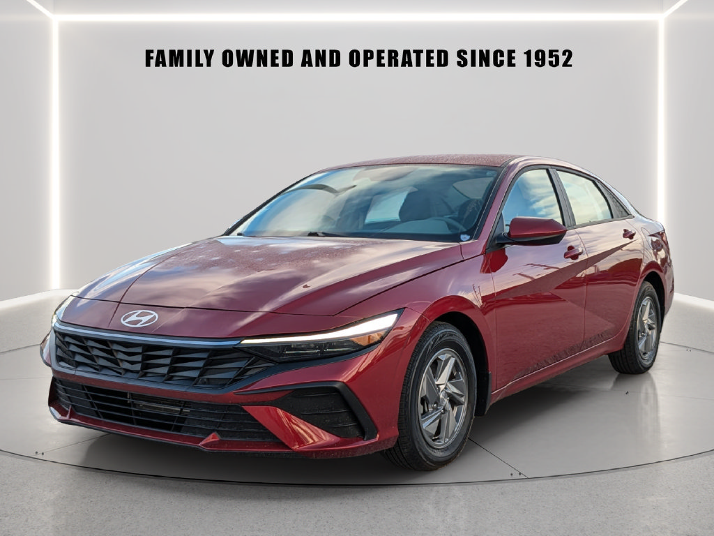Used 2024 Hyundai Elantra SE FWD image 2