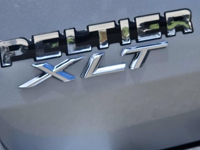 Used 2023 Ford Explorer XLT RWD image 9