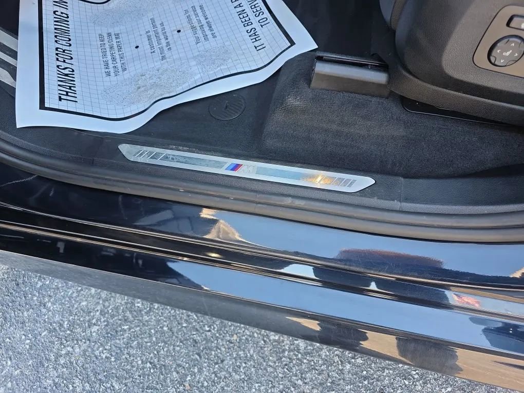 Used 2021 BMW X5 xDrive40i w/ M Sport Package image 12