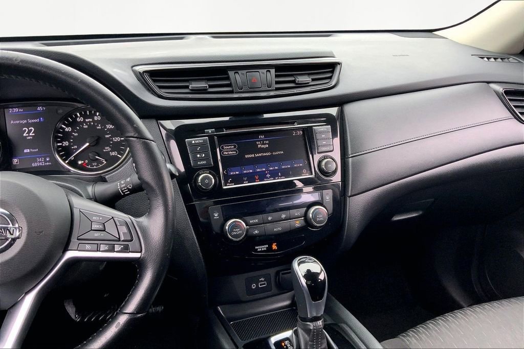 Used 2020 Nissan Rogue SV image 9