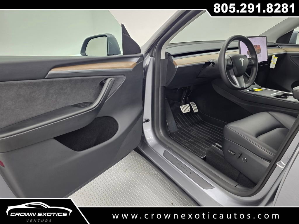 Used 2024 Tesla Model Y Performance image 23