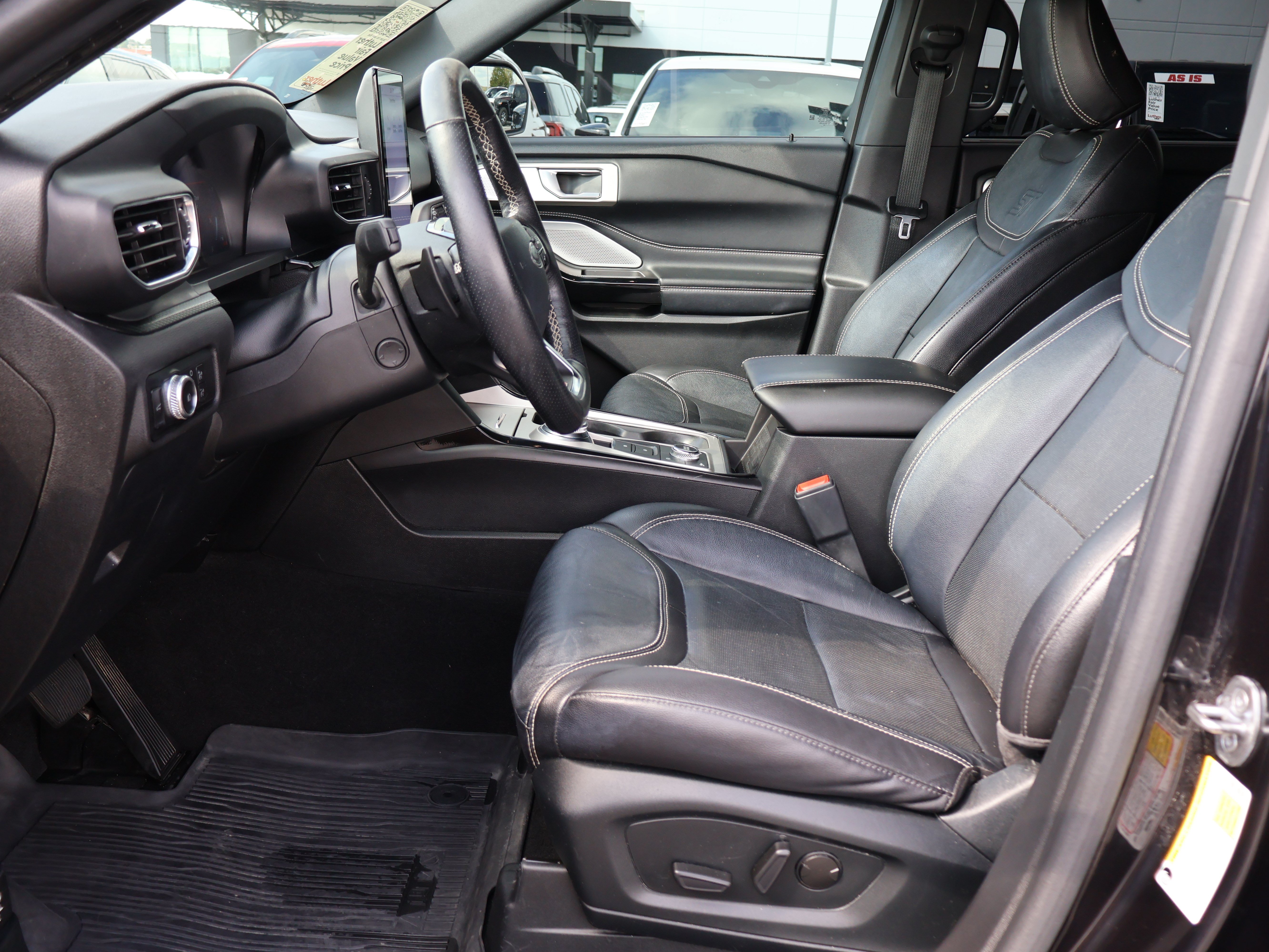 Used 2023 Ford Explorer ST w/ Equipment Group 401A AWD/4WD image 18