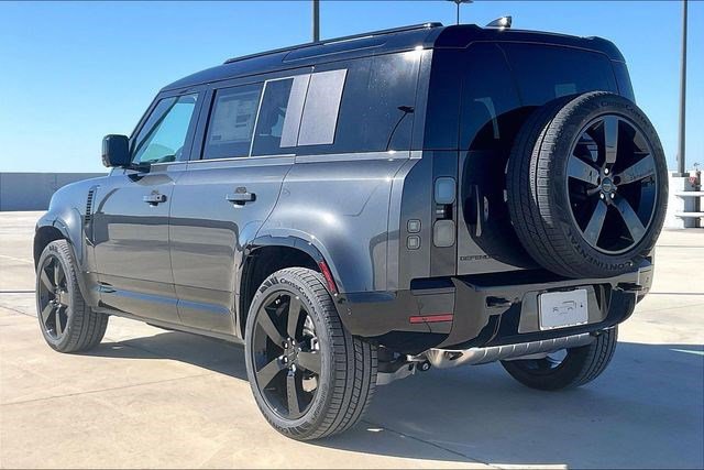 New 2026 Land Rover Defender 110 X-Dynamic SE image 3