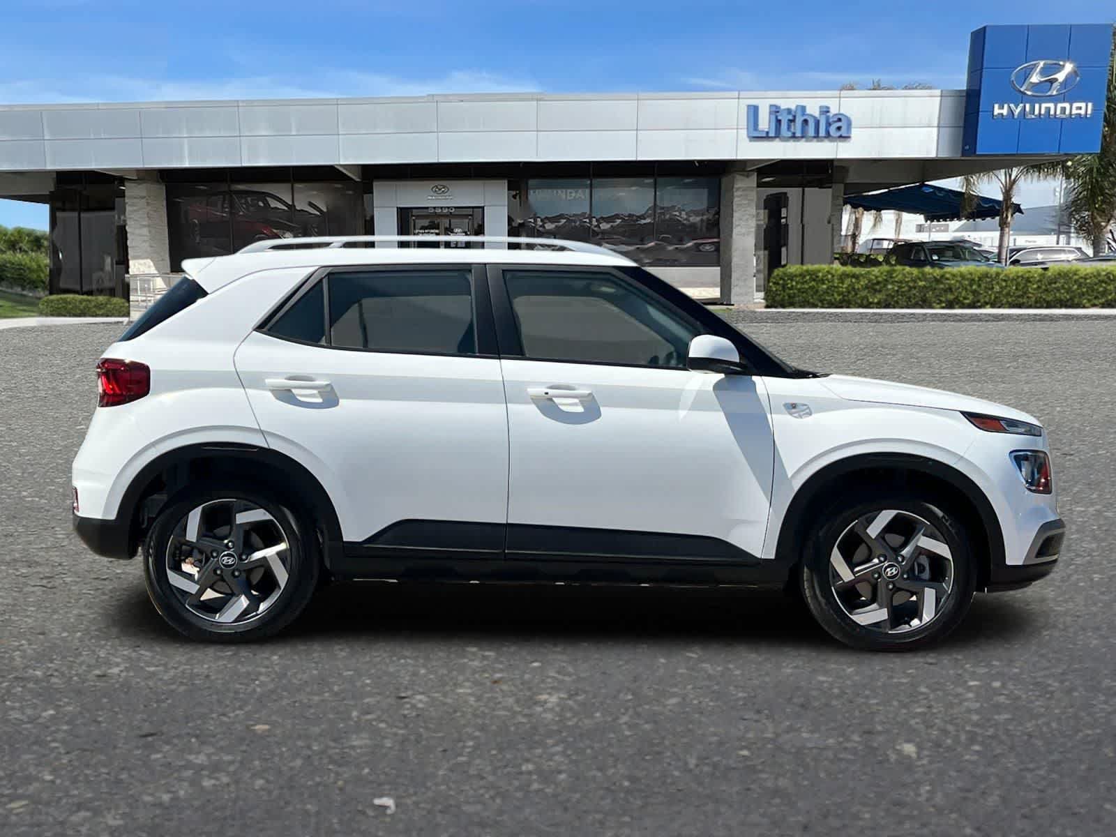 New 2026 Hyundai Venue SEL FWD image 6