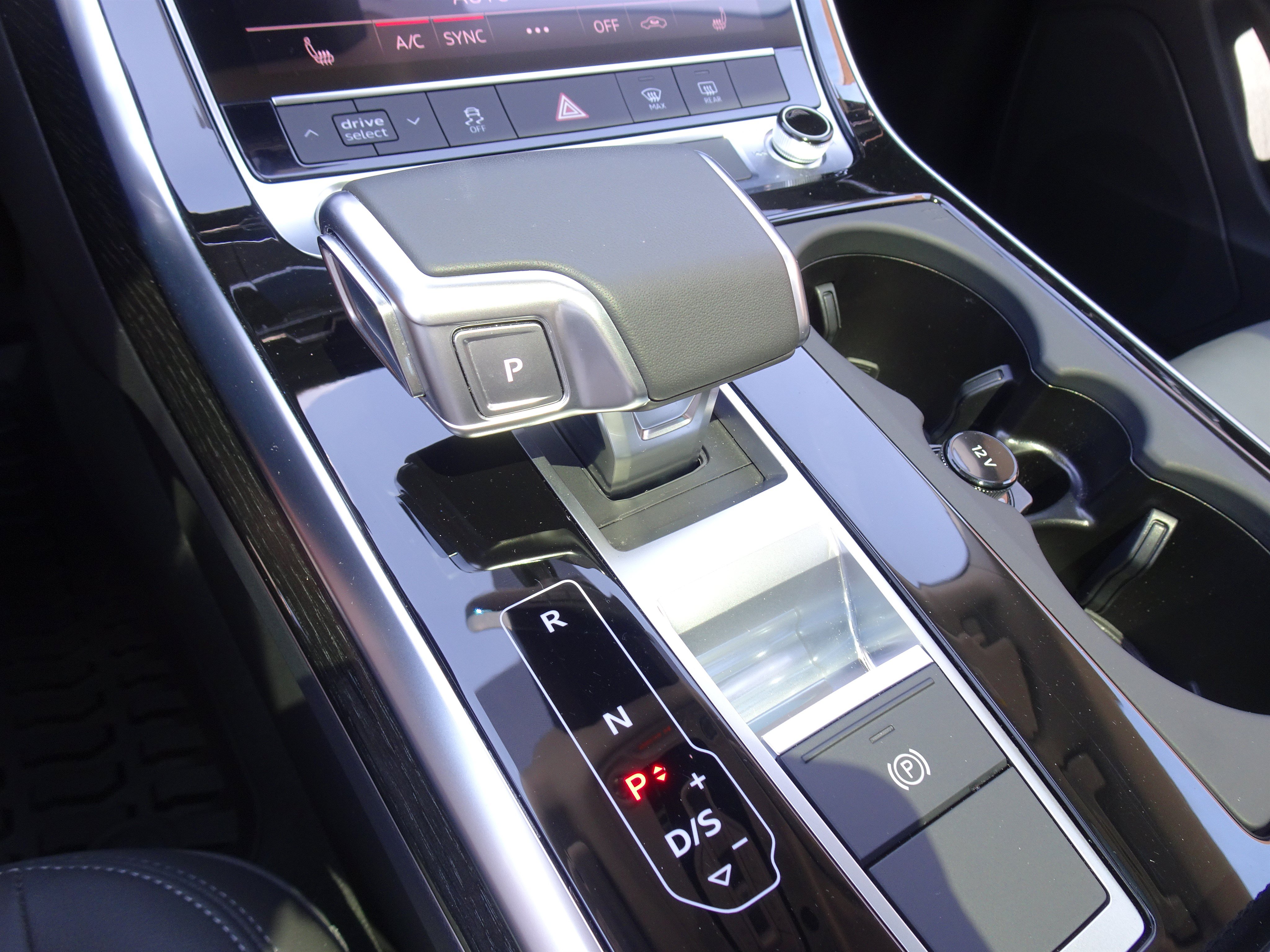 Certified 2025 Audi Q8 Premium AWD/4WD image 12