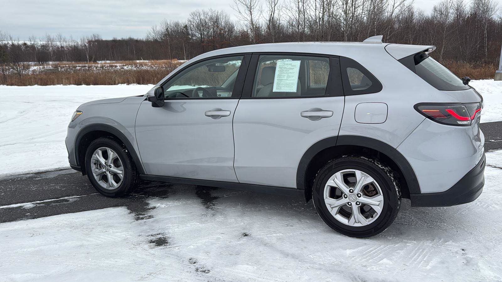 Used 2023 Honda HR-V LX image 12