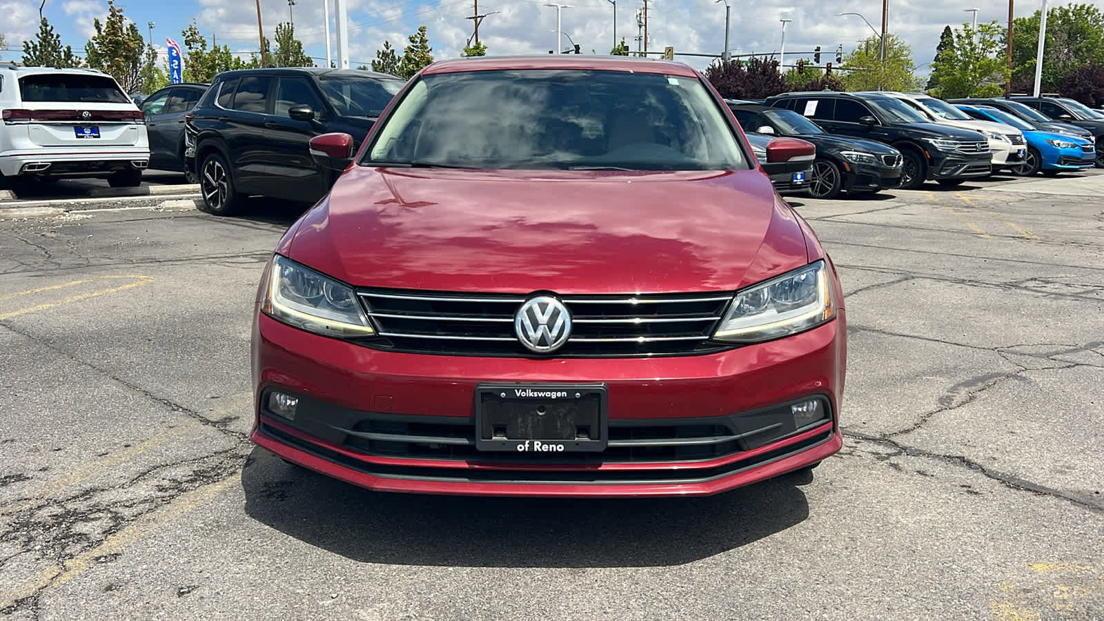 Used 2017 Volkswagen Jetta SEL FWD image 2
