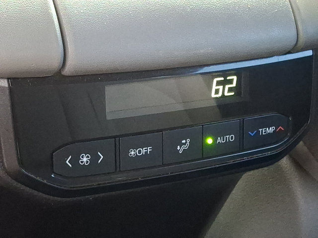 Used 2022 Toyota Highlander L AWD/4WD image 12