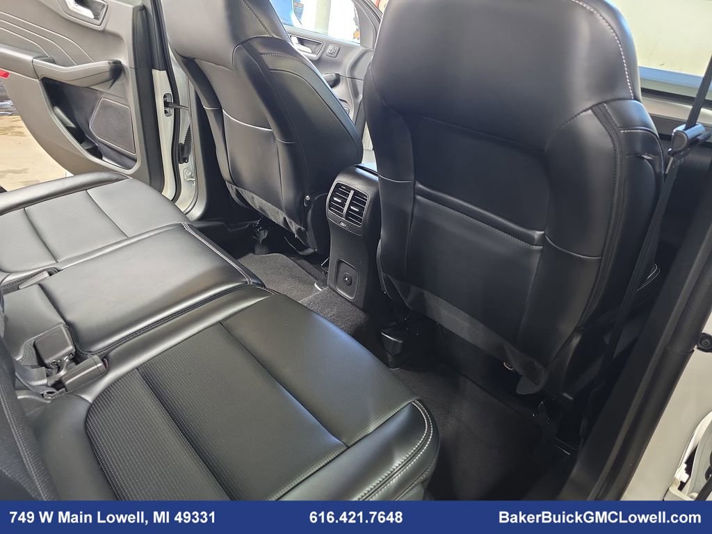 Used 2024 Ford Escape Platinum image 11