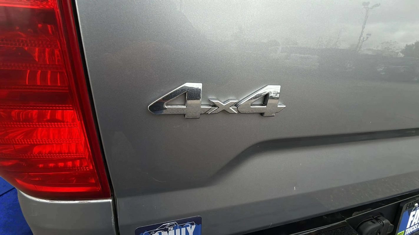 Used 2020 Toyota Tundra SR5 w/ SR5 Convenience Package AWD/4WD image 24