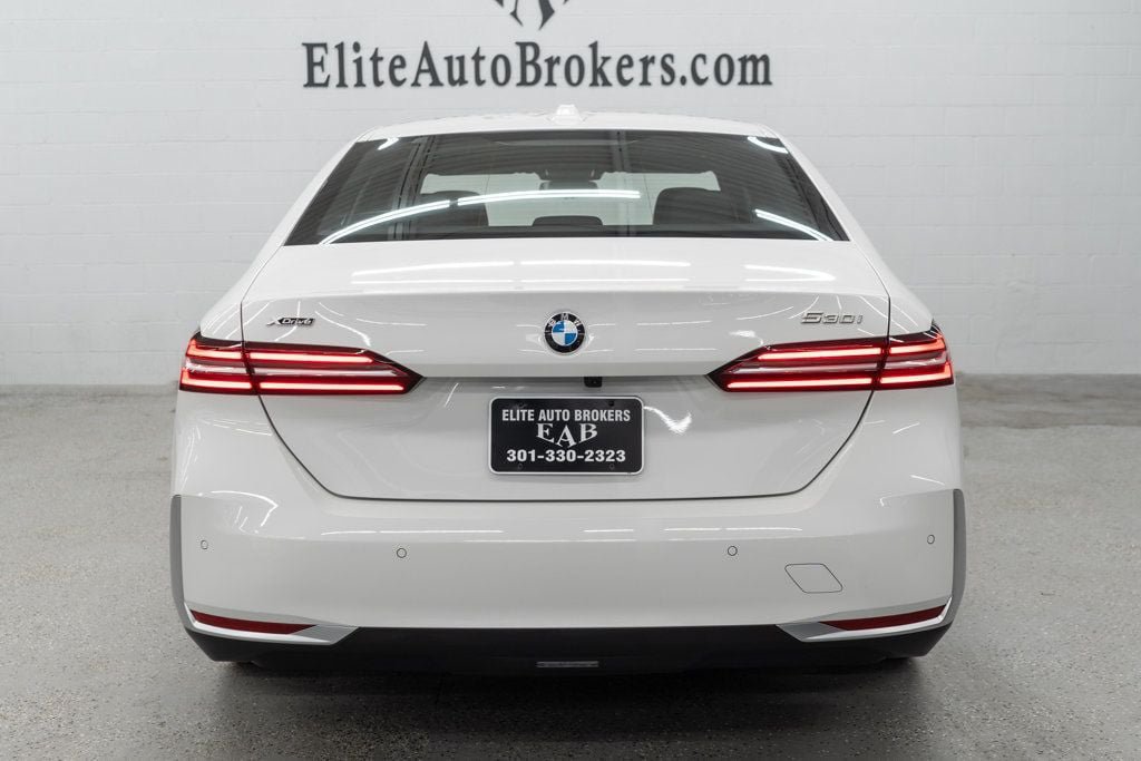 Used 2026 BMW 530i xDrive AWD/4WD image 4