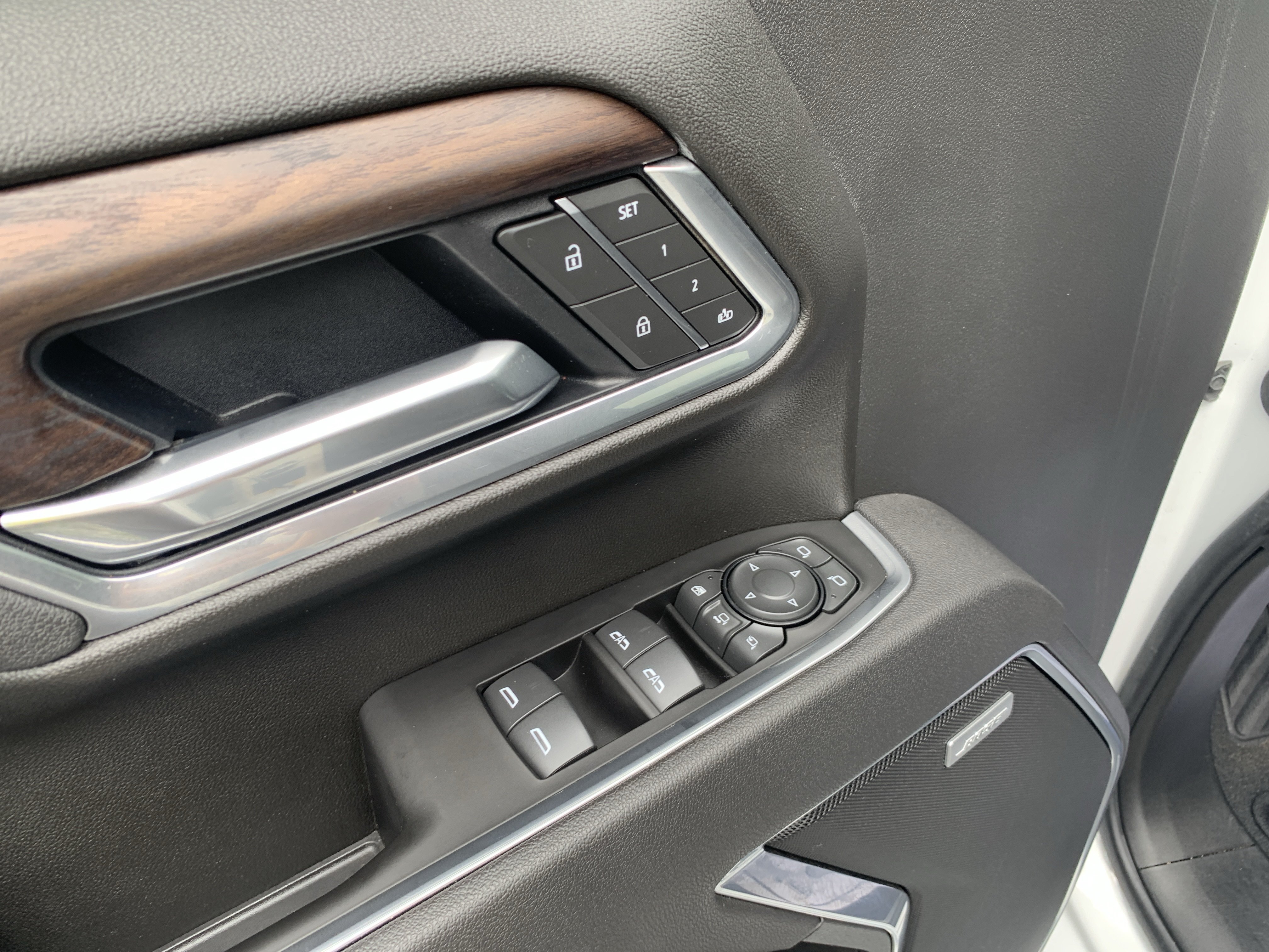 Used 2025 GMC Sierra 2500 SLT w/ SLT Premium Package AWD/4WD image 10