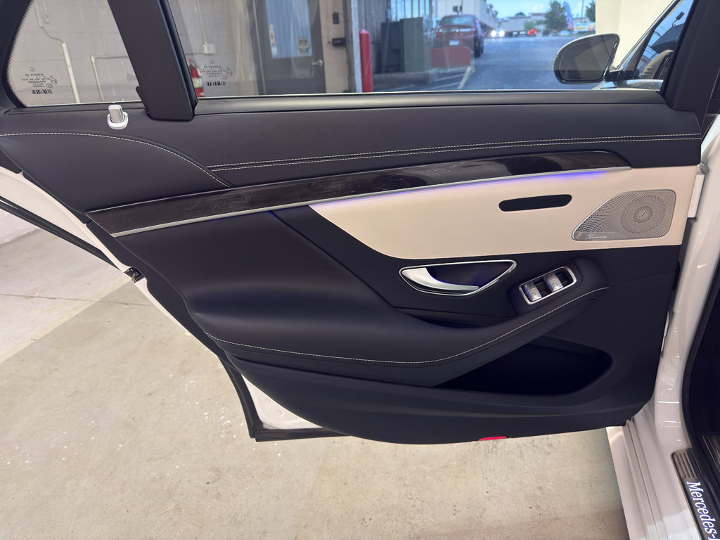 Used 2015 Mercedes-Benz S 550 Sedan image 29