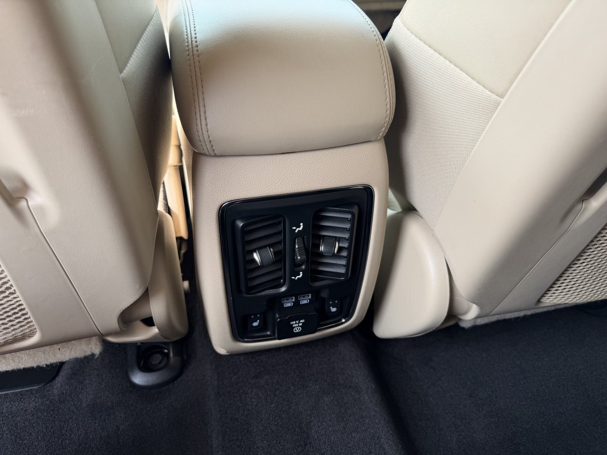 Used 2018 Jeep Grand Cherokee Limited RWD image 25