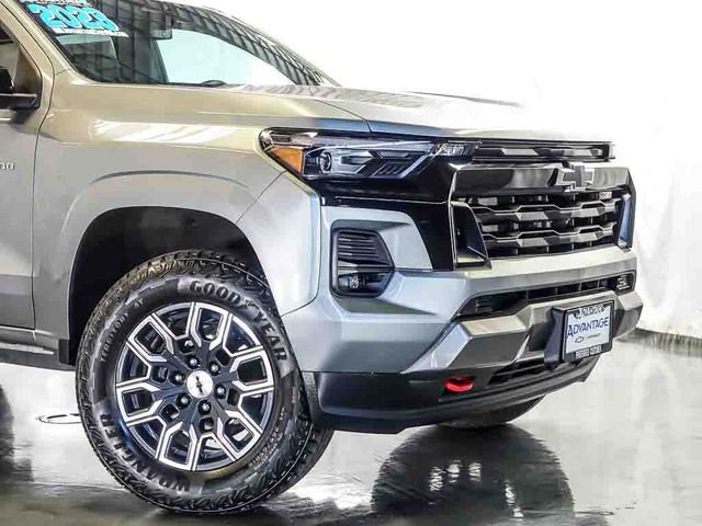 Certified 2023 Chevrolet Colorado Z71 w/ Z71 Convenience Package 2 AWD/4WD image 3