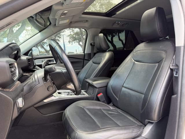 Used 2022 Ford Explorer Limited w/ Equipment Group 301A RWD image 6
