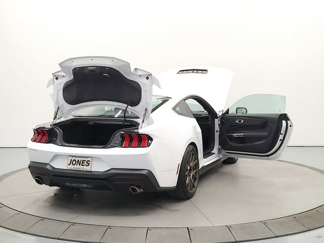 Used 2025 Ford Mustang GT RWD image 14