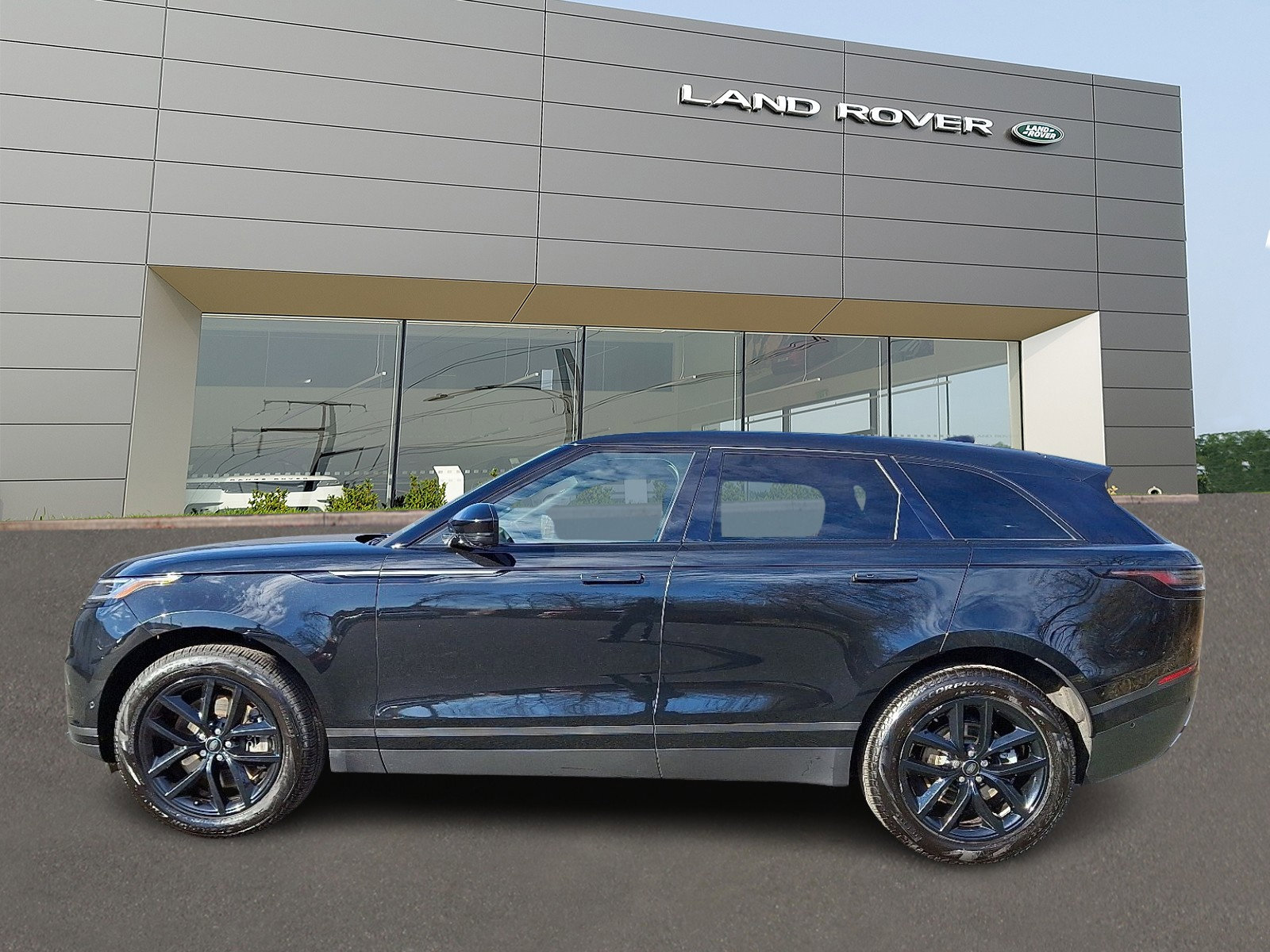 Used 2026 Land Rover Range Rover Velar S AWD/4WD image 6