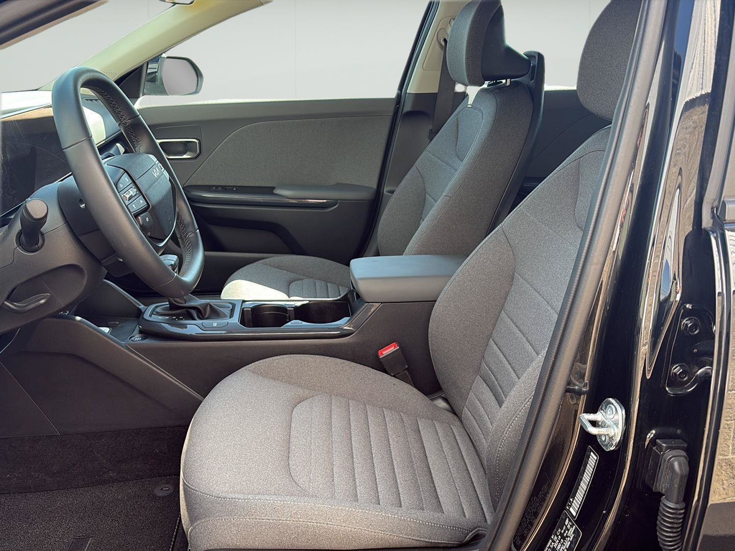 Used 2025 Kia K4 EX FWD image 6