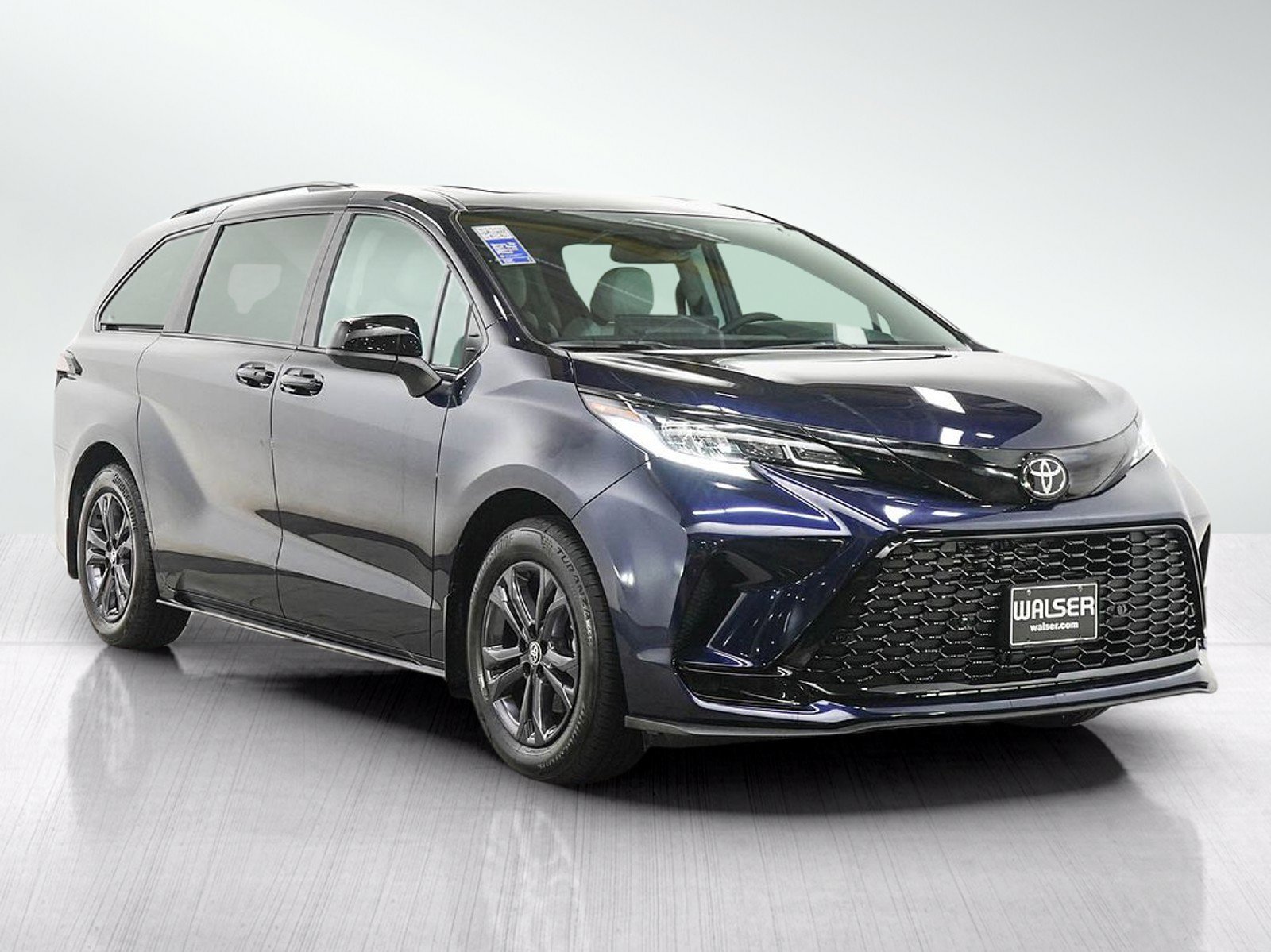 Used 2026 Toyota Sienna AWD image 7