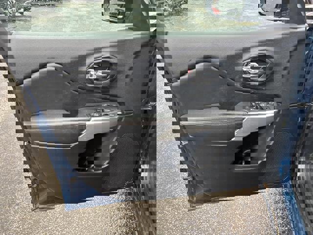 Used 2018 Jeep Cherokee Latitude Plus w/ Cold Weather Group image 10