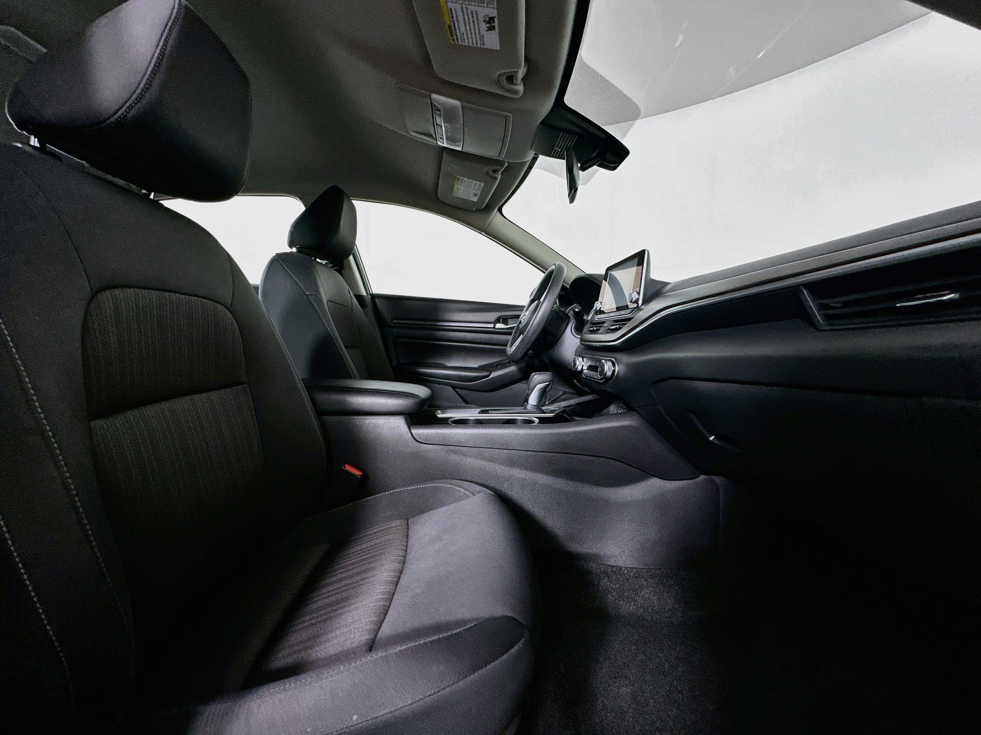 Used 2024 Nissan Altima 2.5 SV FWD image 29