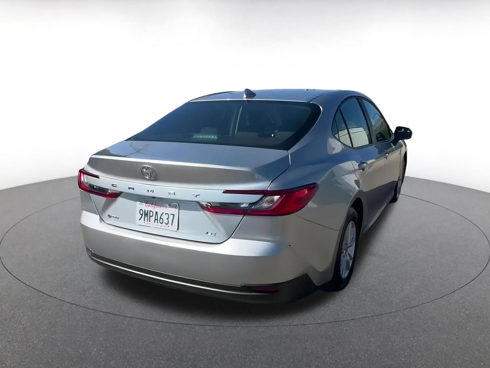 Used 2025 Toyota Camry LE image 15