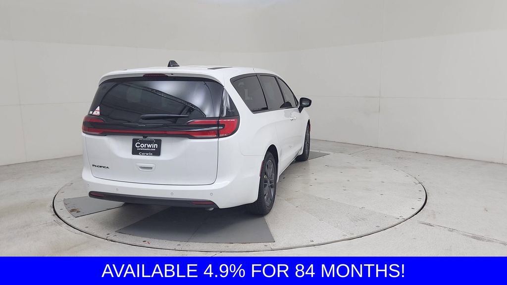 New 2026 Chrysler Pacifica Select image 13