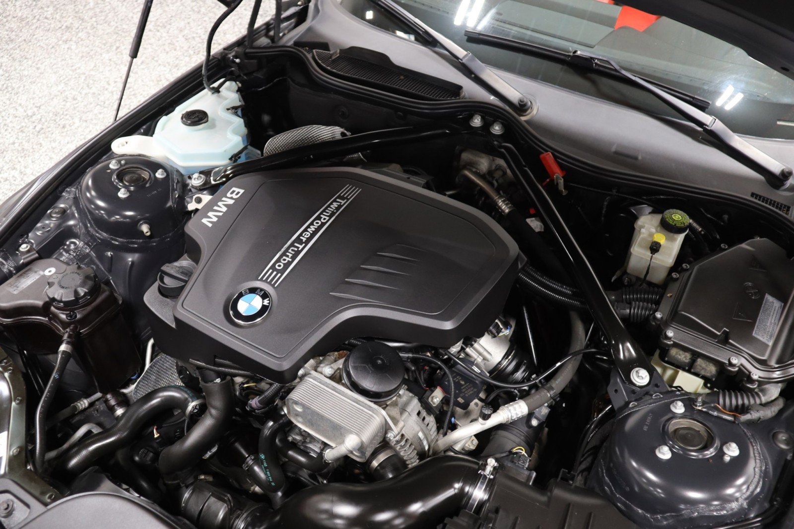 Used 2012 BMW Z4 sDrive28i w/ M Sport Pkg image 17