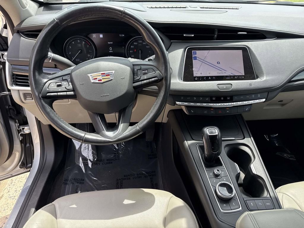 Used 2019 Cadillac XT4 Premium Luxury w/ Technology Package AWD/4WD image 31