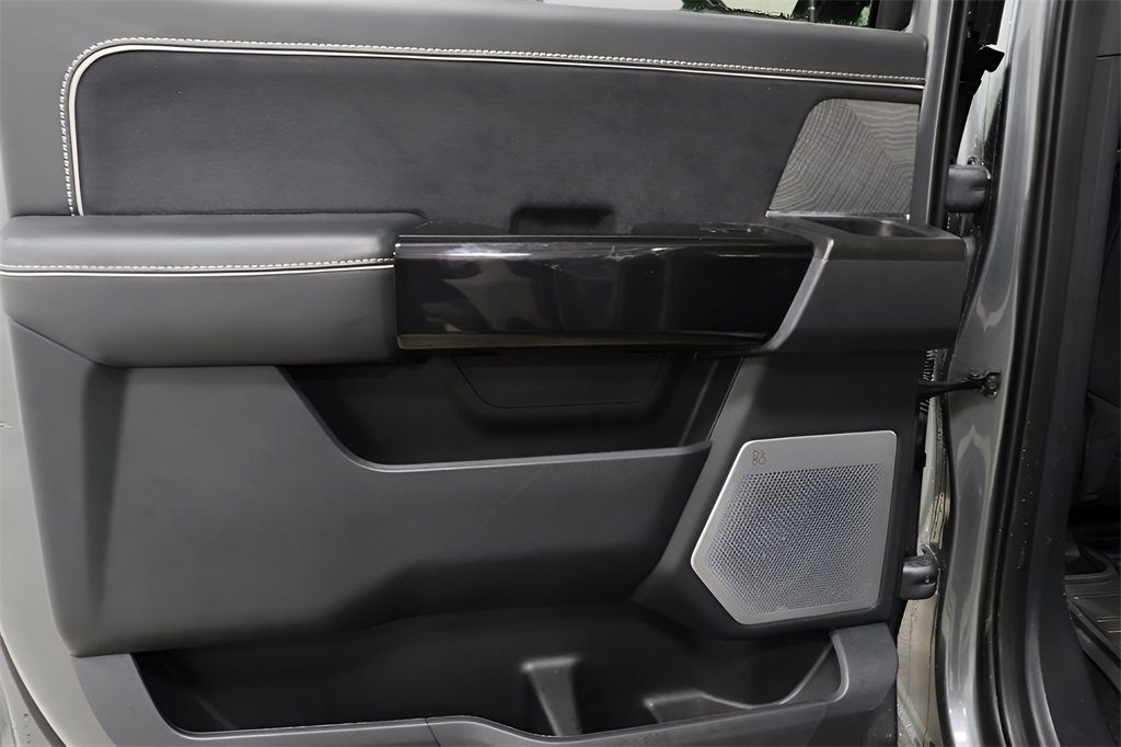 Used 2024 Ford F150 Lightning Platinum image 25