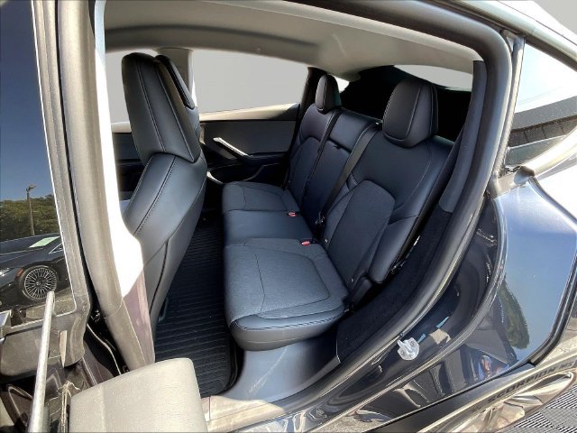 Used 2026 Tesla Model Y 2WD image 23
