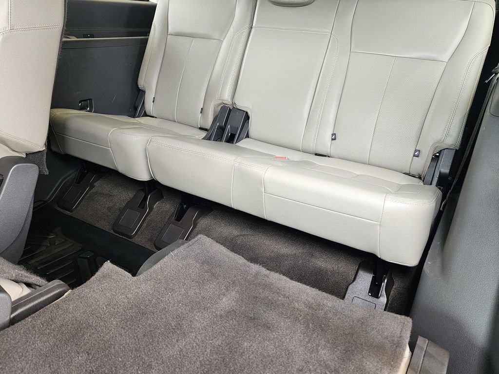 Used 2019 Ford Expedition XLT w/ Equipment Group 202A RWD image 15