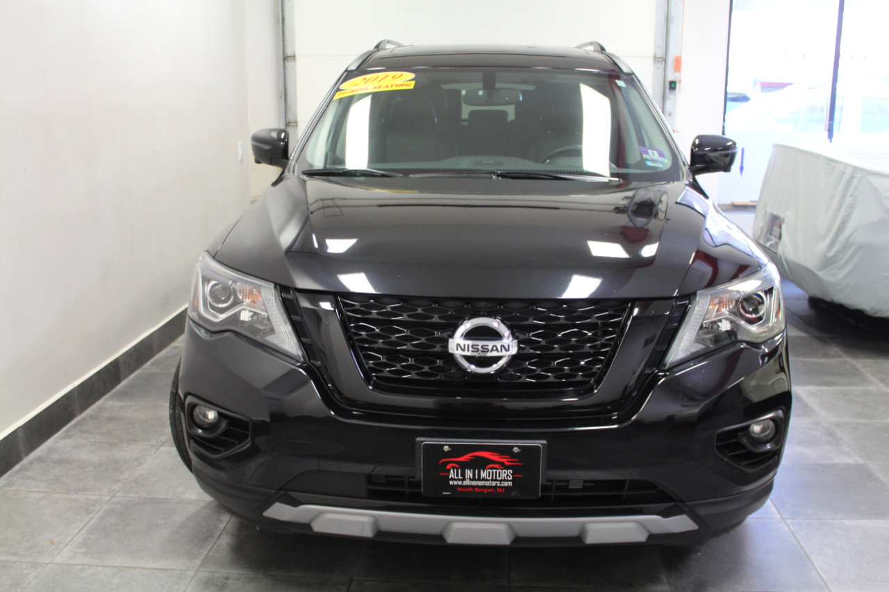 Used 2019 Nissan Pathfinder SL image 2