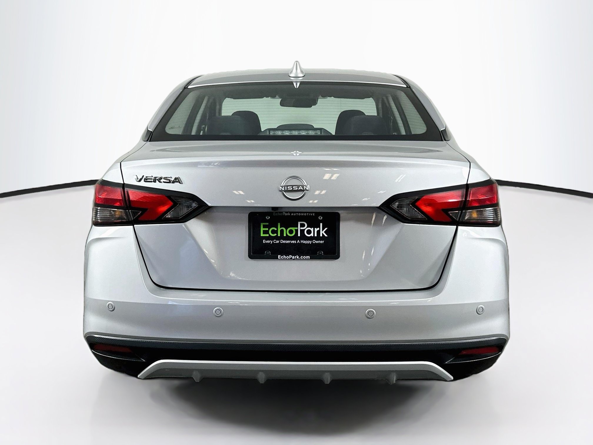 Used 2025 Nissan Versa SV FWD image 7