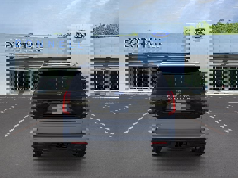 New 2026 Ford Expedition Active image 5