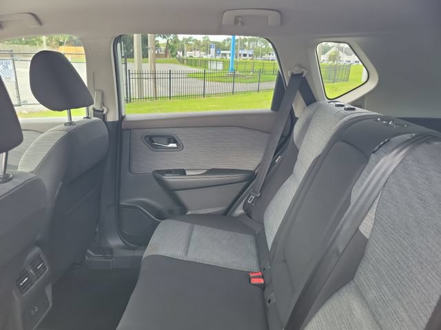 Used 2021 Nissan Rogue SV FWD image 13