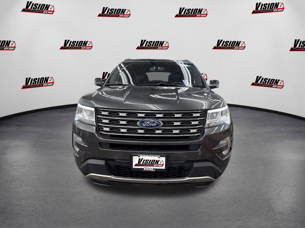 Used 2017 Ford Explorer XLT w/ Equipment Group 202A image 2