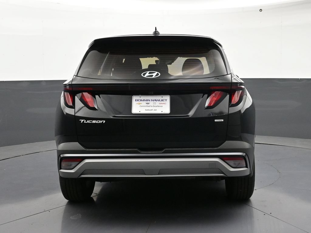 Used 2025 Hyundai Tucson SE AWD/4WD image 4