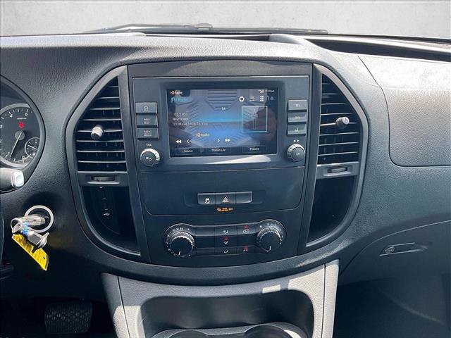 Used 2022 Mercedes-Benz Metris image 8