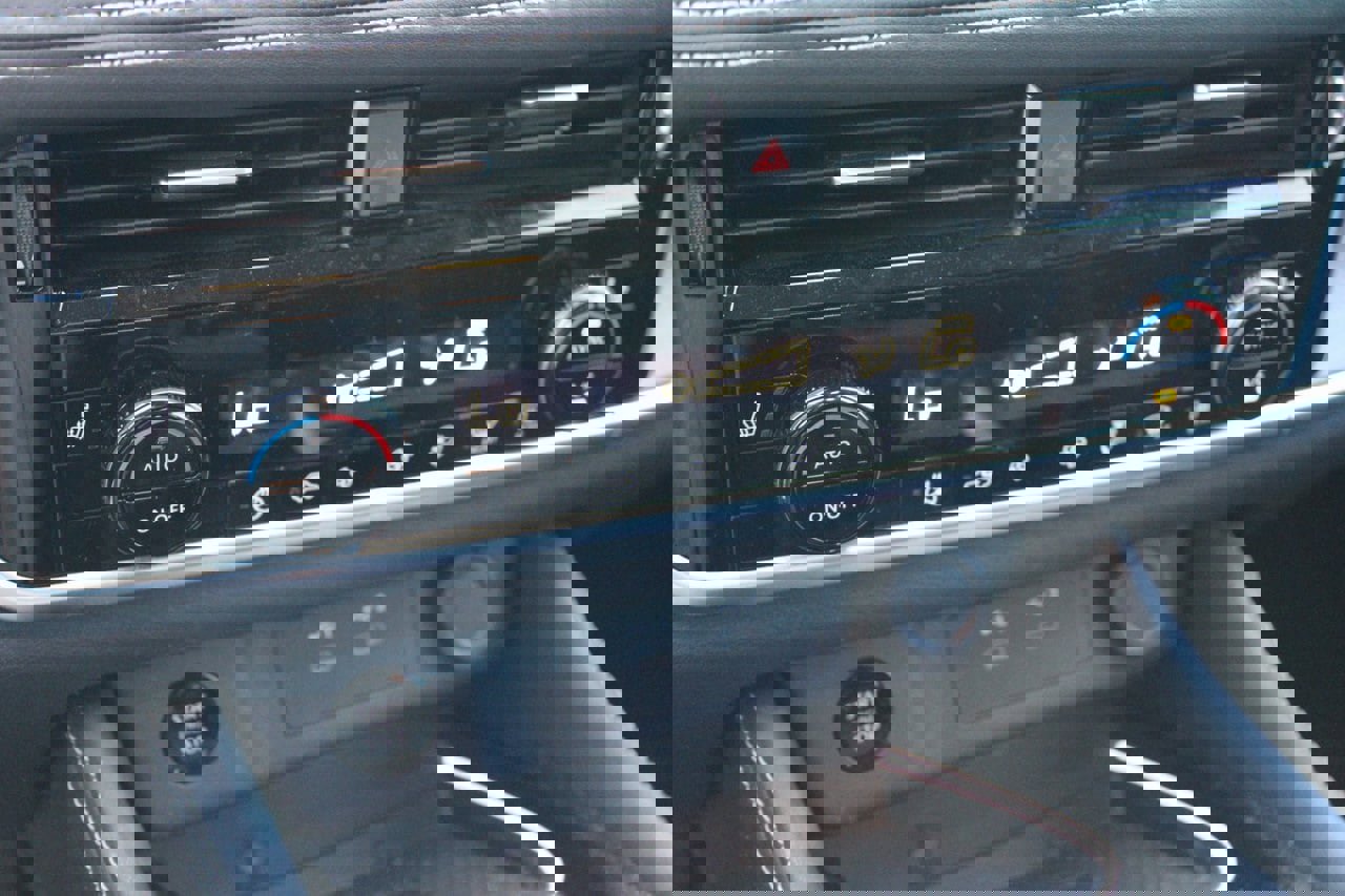 Used 2024 Nissan Rogue Platinum image 24