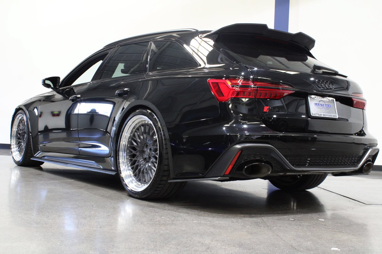 Used 2025 Audi RS 6 performance AWD/4WD image 10
