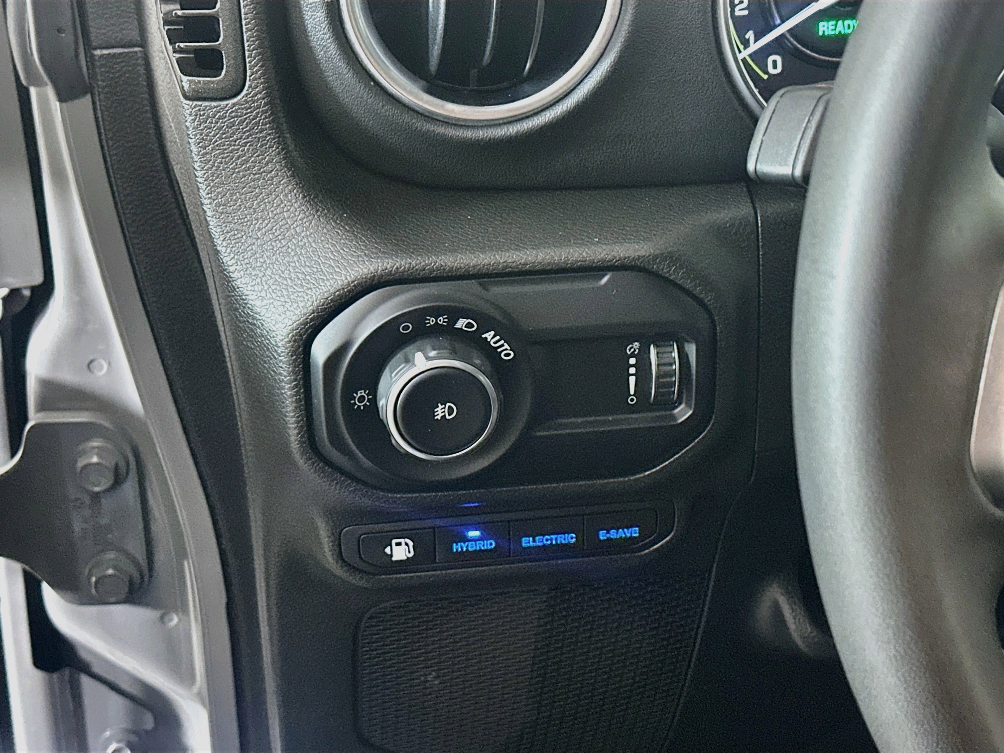 Used 2023 Jeep Wrangler Unlimited Sahara AWD/4WD image 16
