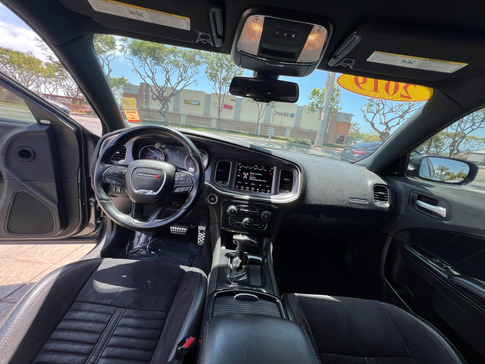 Used 2019 Dodge Charger R/T RWD image 17