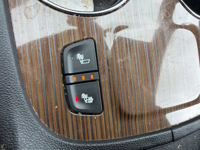 Used 2020 GMC Acadia SLE w/ Driver Convenience Package FWD image 40