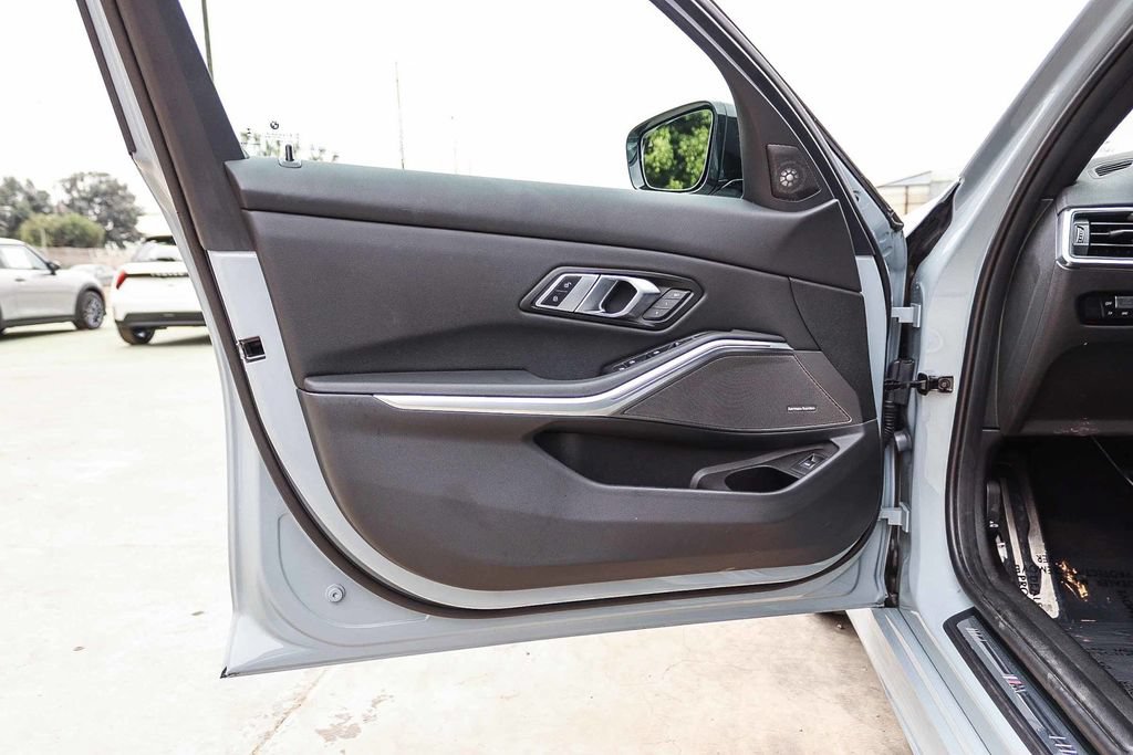 Used 2023 BMW 330i Sedan w/ M Sport Package RWD image 23